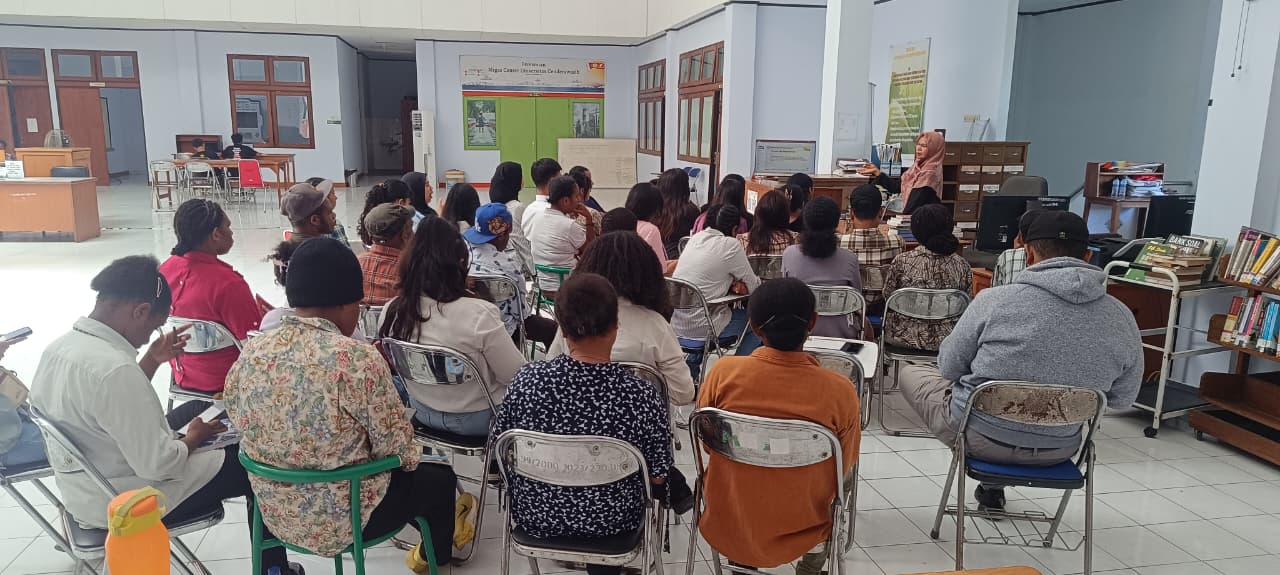 You are currently viewing Tingkatkan Literasi Akademik, Perpustakaan Uncen Gelar Bimbingan Pemustaka bagi Mahasiswa Baru